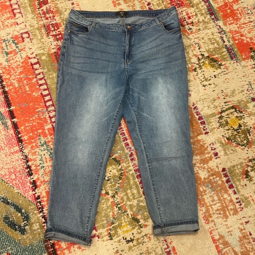 Boyfriend/mom jeans